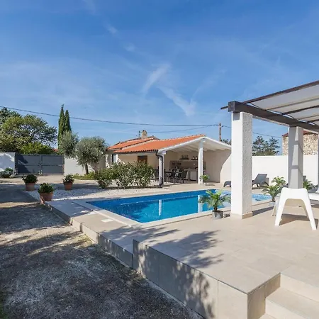 Bonasera Holiday home Sisan